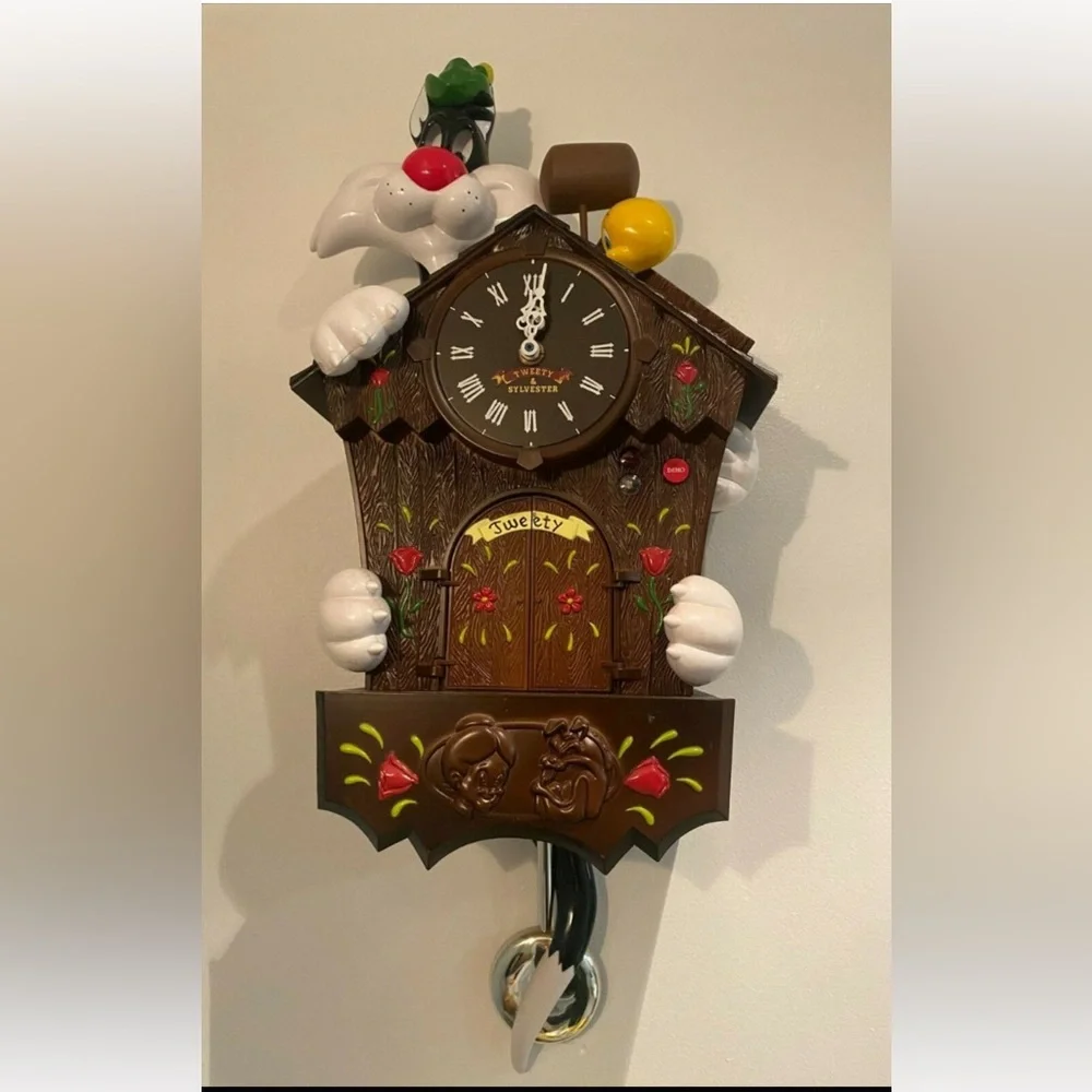 Looney Tune Sylvester & Sweetie Cuckoo Clock ‼️ DOES NOT WORK‼️